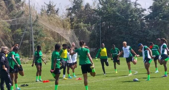 Uzodinma redeems N30m pledge to Imo players who featured in 2022 AWCON