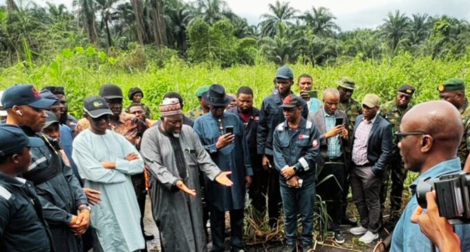 FG discovers illegal crude oil connection points in Abia, says $7.2m lost to theft monthly
