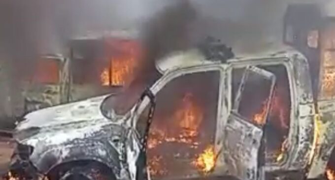 Gunmen kill security operatives, set cars ablaze in Imo