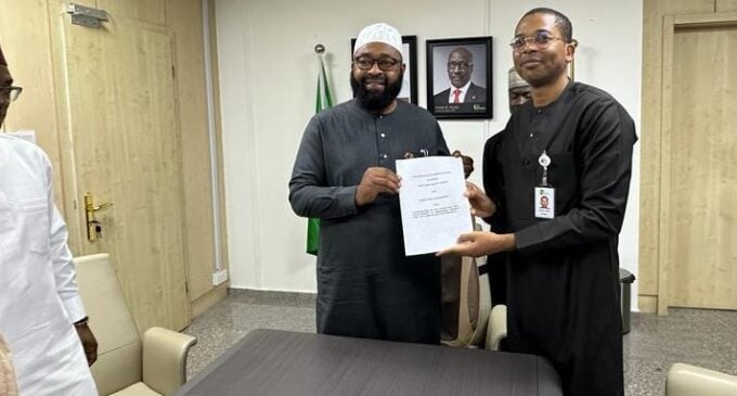 Niger state signs green economy MoU with NNPC to develop mega solar parks