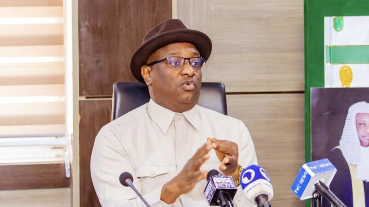 The Federal Government has pledged to offer more assistance to local airline operators to create an enabling environment and ease of operations. Mr Festus Keyamo, Minister of Aviation and Aerospace, made this known when he presented his master card at the ministerial news briefing on the administration of President Bola Tinubu’s sectoral update. According to him, the government will support and empower all local airline operators, as it did with Air Peace, to enable them to compete with other international airlines.
