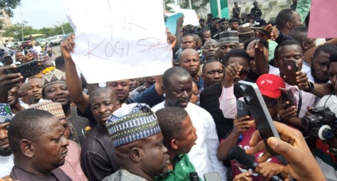 Mob prevents inspection of election materials by lawyers at Kogi INEC office
