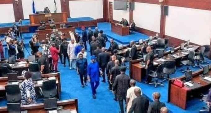 27 PDP lawmakers in Rivers assembly defect to APC