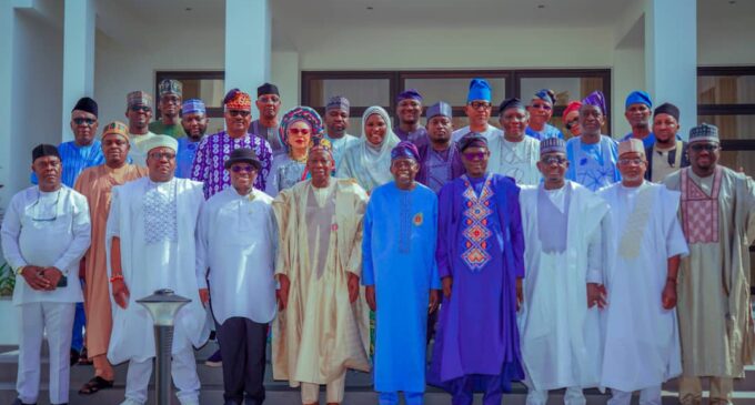 PHOTOS: Tinubu hosts APC national leaders in Lagos