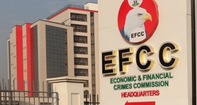 EFCC freezes over 300 accounts linked to illegal FX trading