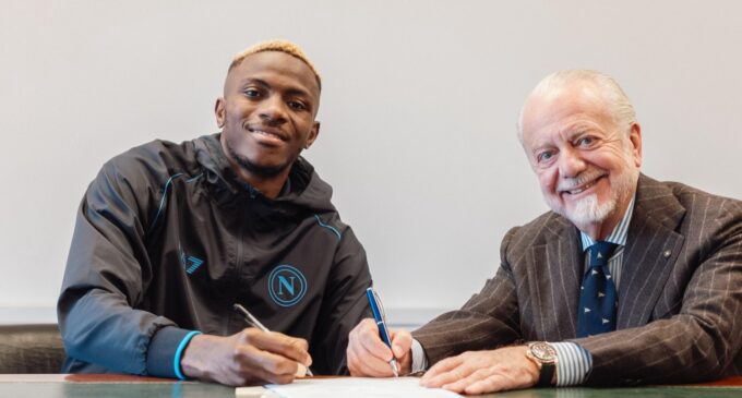 Osimhen extends Napoli contract to 2026