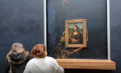 Protesters throw soup at Mona Lisa painting in Paris