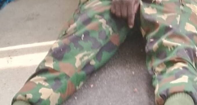 Army hands over ‘fake soldiers’ to police in Lagos
