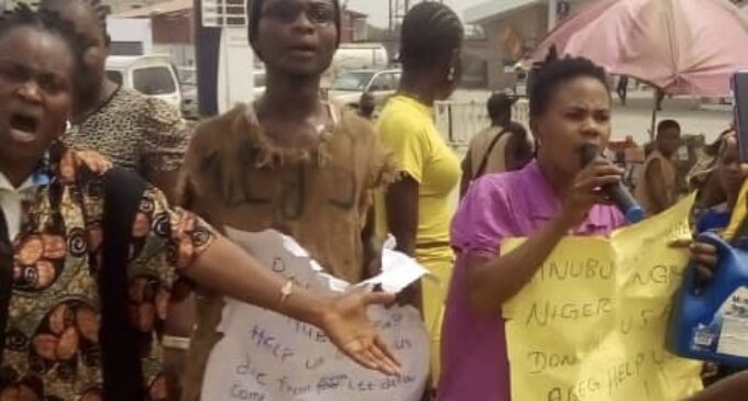 PHOTOS: ‘Nigerians are hungry’ — market women protest in Lagos over rising cost of living