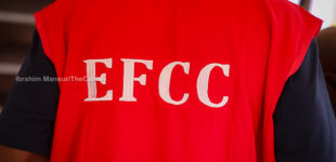 EFCC arrests 29 suspected internet fraudsters in Abuja