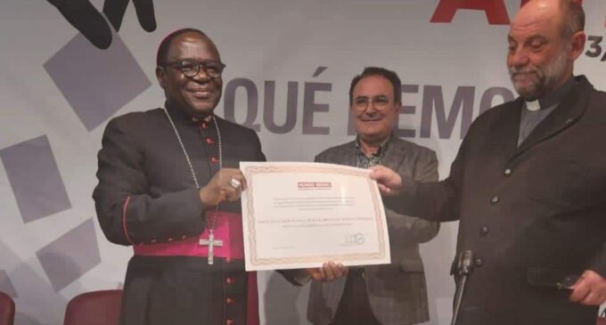 Kukah receives Mundo Negro Fraternity award in Spain