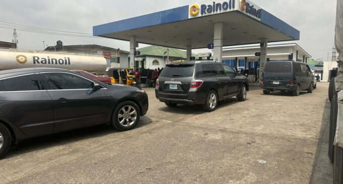 PHOTOS: Petrol queues resurface in parts of Abuja, Lagos amid tanker drivers’ strike