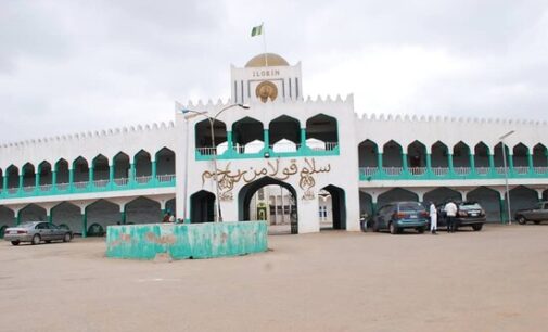 Video wey get protesters for Emir of Ilorin palace don tey