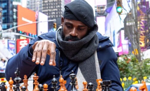 Tunde Onakoya breaks world record for longest chess marathon