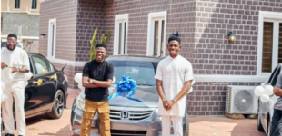 PHOTOS: Moses Bliss gifts cars to three label signees