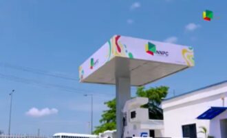 FG inaugurates NNPC CNG station in Lagos, says it’ll drive energy security