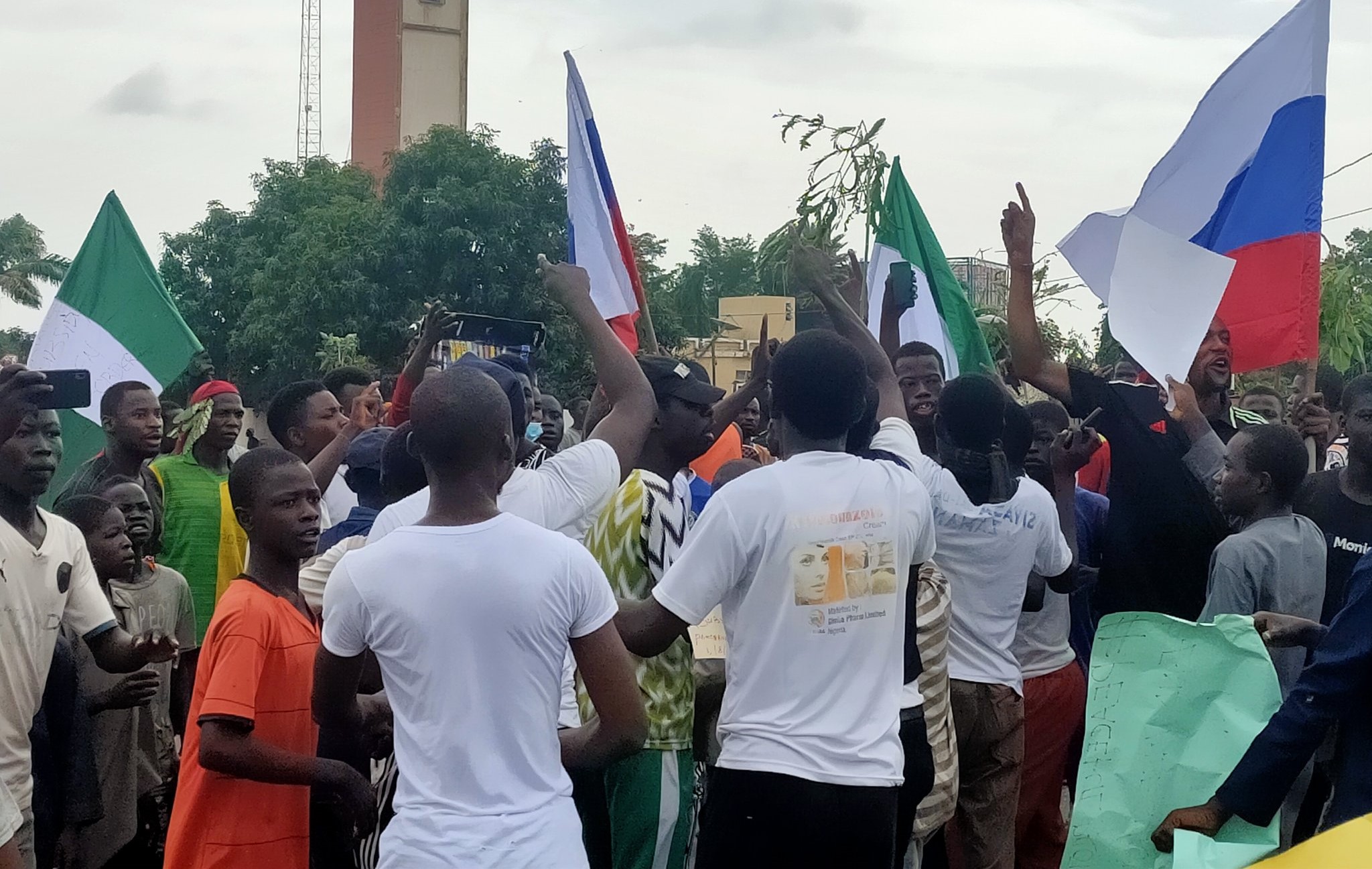 SPOTTED: Protesters wave Russian flags in Kano, call for Putin's intervention | TheCable