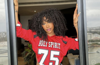 Singer SZA
