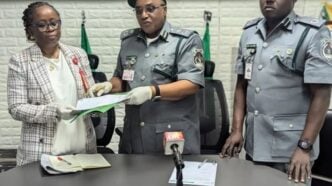 Customs hands over seized dollars to EFCC