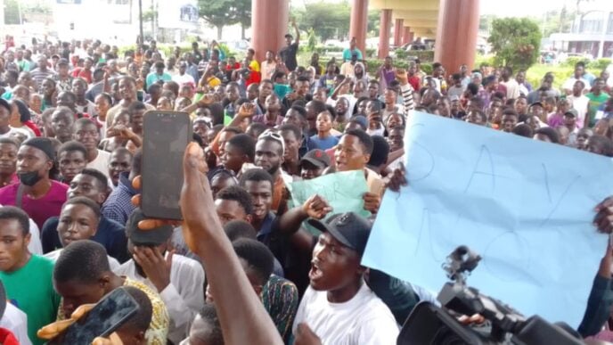 Students protest renaming of Ibadan Poly after ex-governor