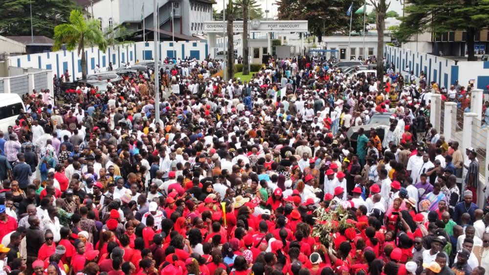 Crowd 4