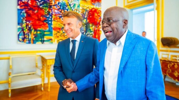 President Bola Tinubu has held a private working lunch with French President Emmanuel Macron at the Élysée Palace in Paris.