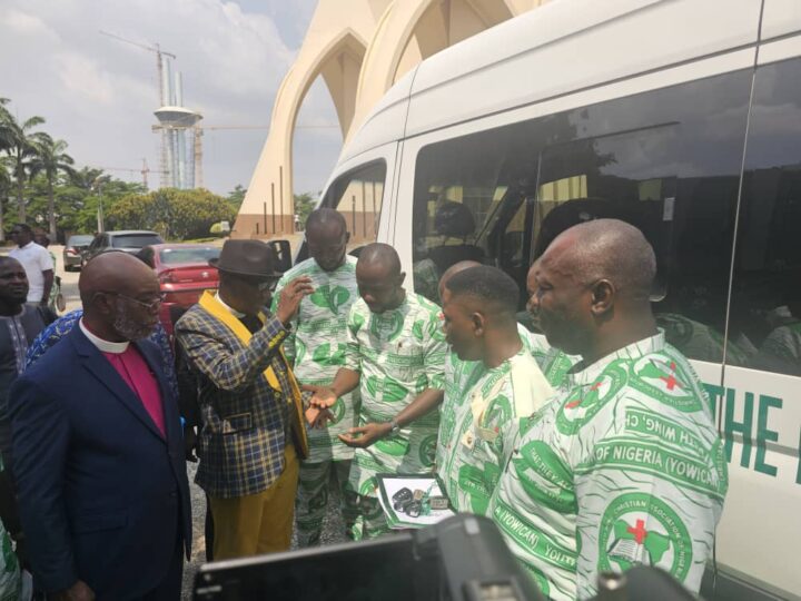 Presentation of hybrid buses to CAN youths by Remi Tinubu, first lady of Nigeria