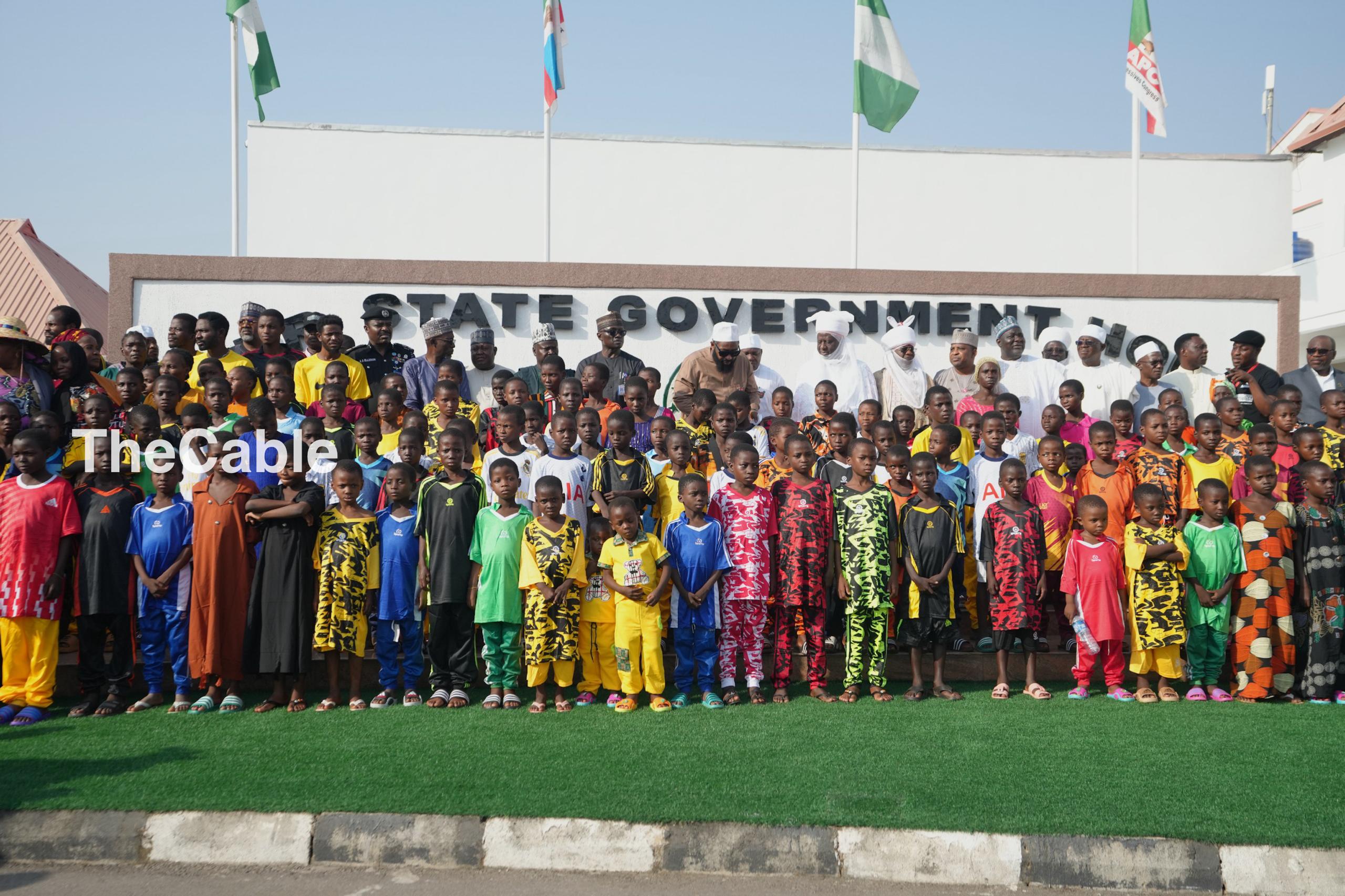 PHOTOS: Ribadu hands over remaining 130 freed Niger state schoolchildren, teachers to Bago